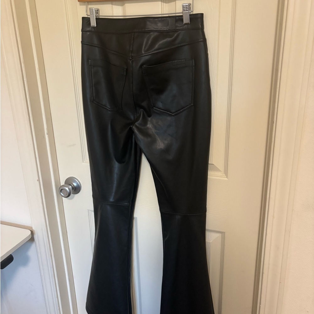 7 For All Mankind Faux Leather High‑Rise Flare Pants Black Size 27 - Picture 8 of 8